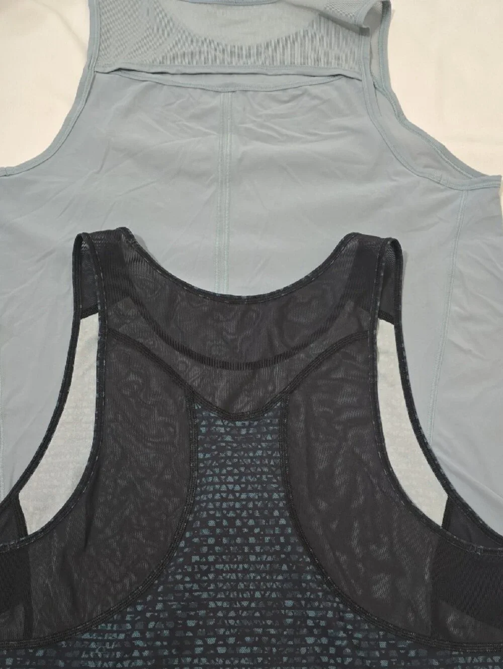 lululemon athletica Women’s Black & Light Gray Athletic Tank Top Bundle M
